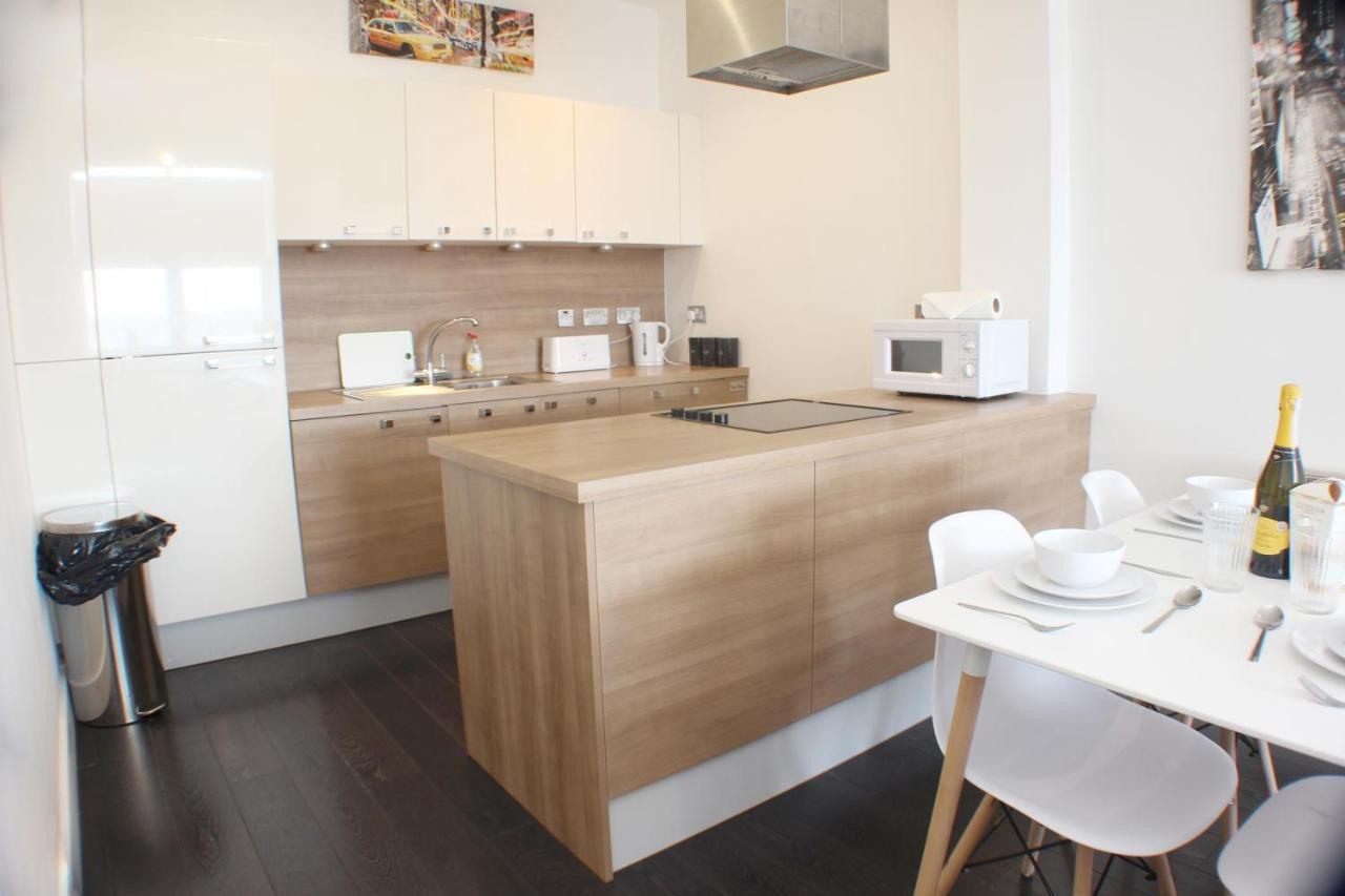 Canal Side Apartment By Serviced Living Liverpool Exterior photo
